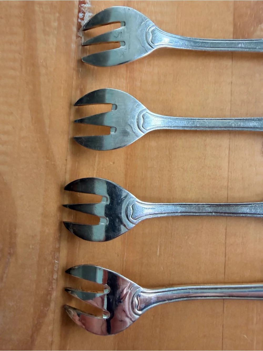 4 VTG DJ Oyster Cocktail Forks, Charcuterie Forks, Cottagecore, Beach RARE JAPAN